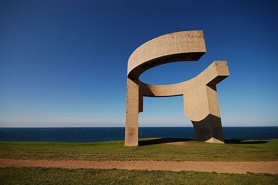 sculpture Eduardo Chillida