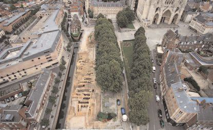 Les fouilles du Bas-Parvis (Amiens 2006)cl. v.thellier@balloide-photo ...