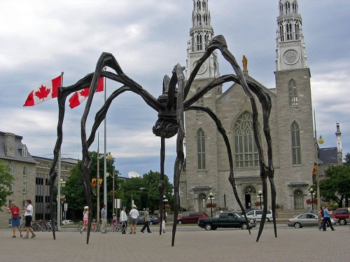 Louise Bourgeois araignee