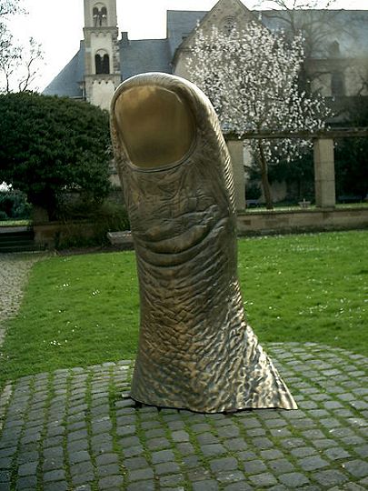 http://www.moreeuw.com/histoire-art/pouce-cesar.jpg